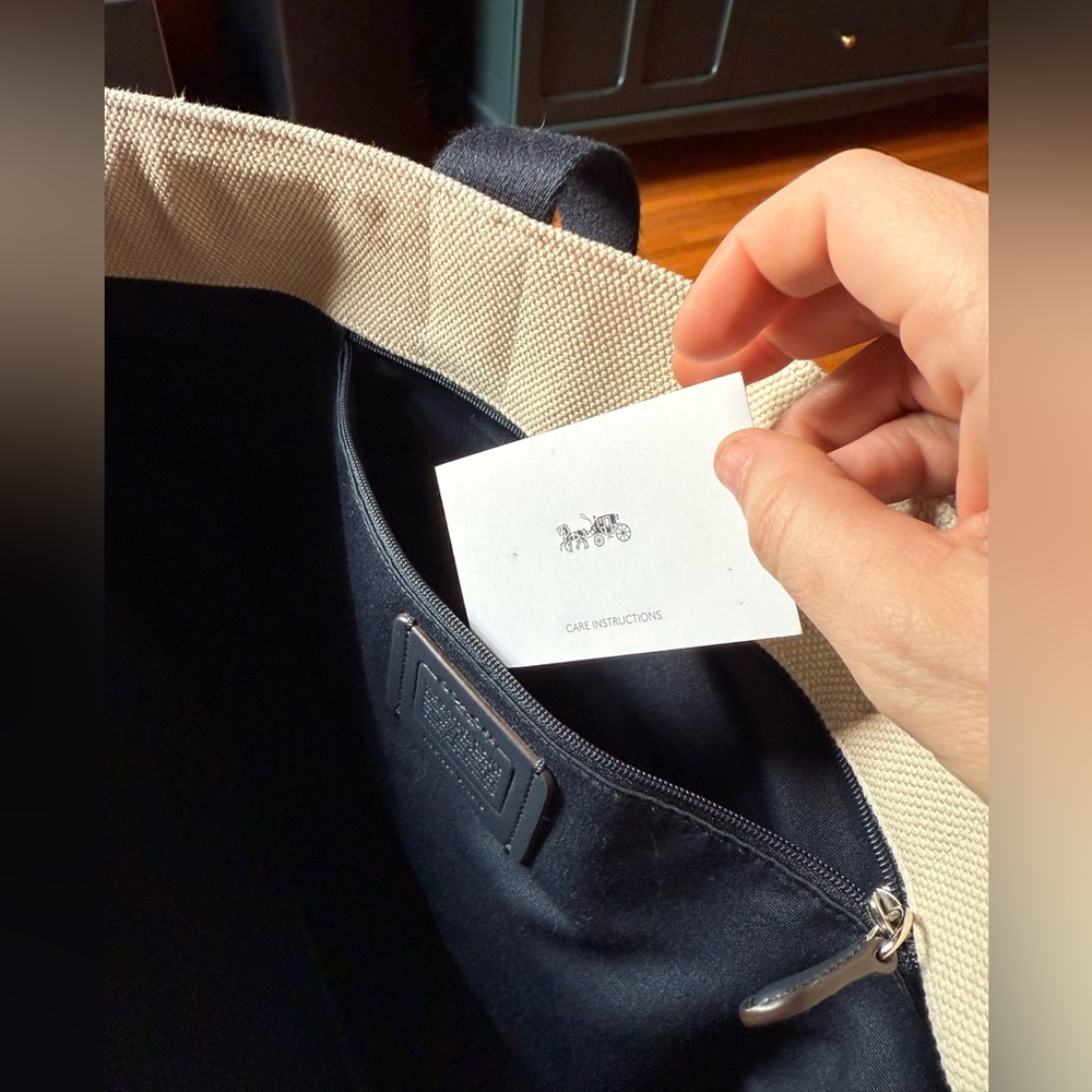 COACH NEW YORK EXTRA LARGE TOTE PERFECT - Picture 9 of 15
